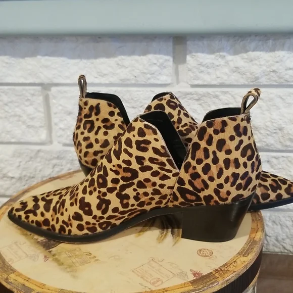 Dolce Vita Animal Print V side Bootie Size 10 fits like 9.5 - Picture 9 of 16